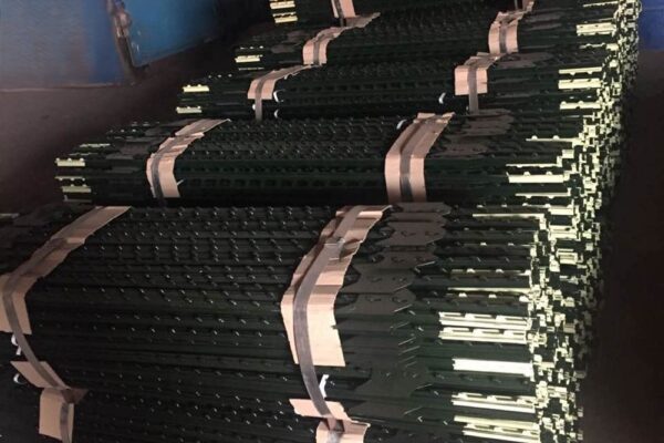 POSTES DE ACERO PARA CERCAS ELÈCTRICAS 3
